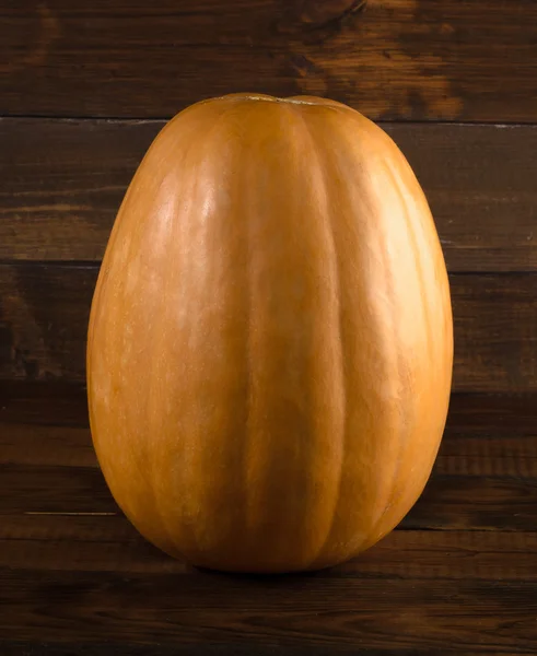 ahşap tahta üzerinde kabak ile sonbahar arka plan