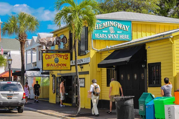 Key West, Florida / USA - 07. Novembre 2012: Salone del capitano Tony - pub principale di Hemingway nel centro di Key West . — Foto Stock