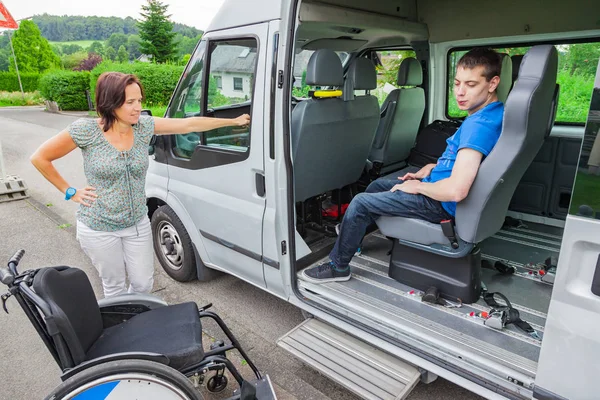 Handicapped Boy Picked School Bus — Stock Photo, Image