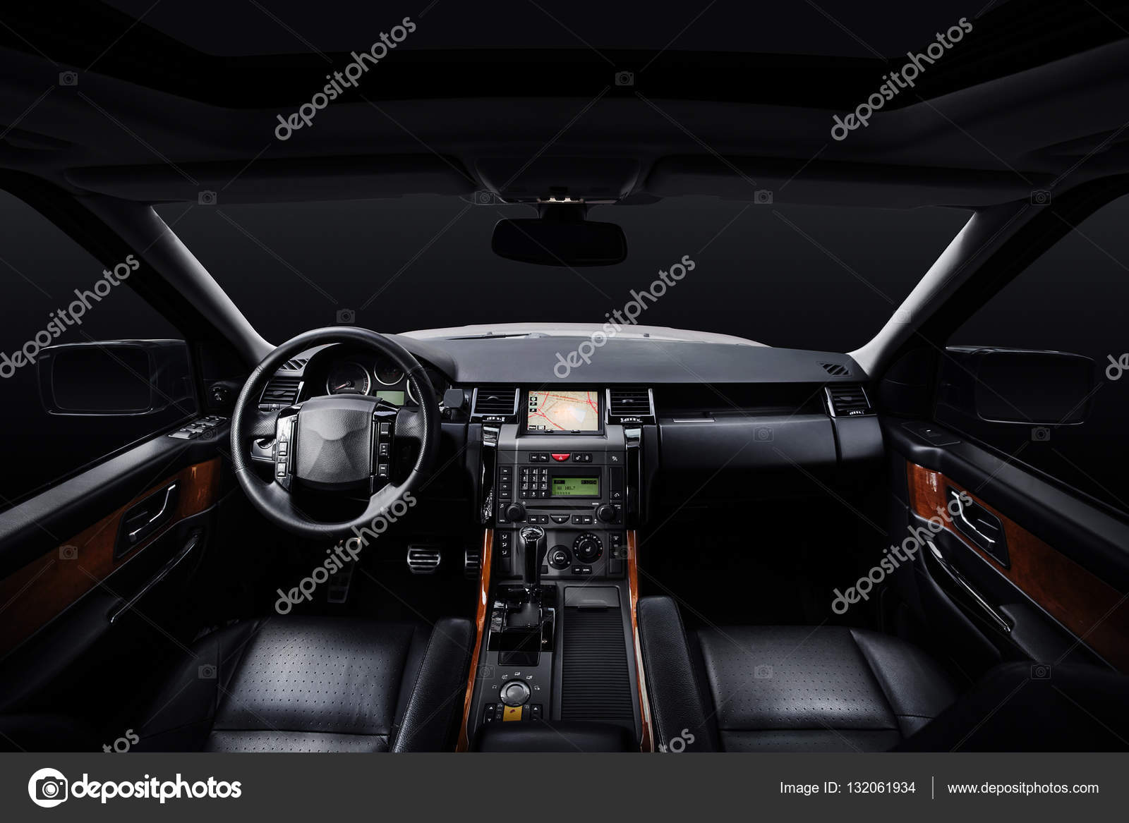Luxus-Auto Leder Interieur, schwarze Studio-Hintergrund — Stockfoto ... Luxus-Auto Leder Interieur, schwarze Studio-Hintergrund — Stockfoto ...