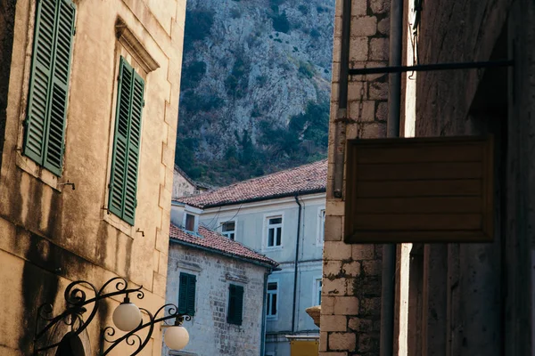 Oude stad van Kotor zomer overdag, Montenegro — Stockfoto