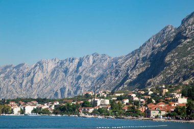 Deniz Manzaralı gündüz Boka Kotorska Koyu'nda üzerinde