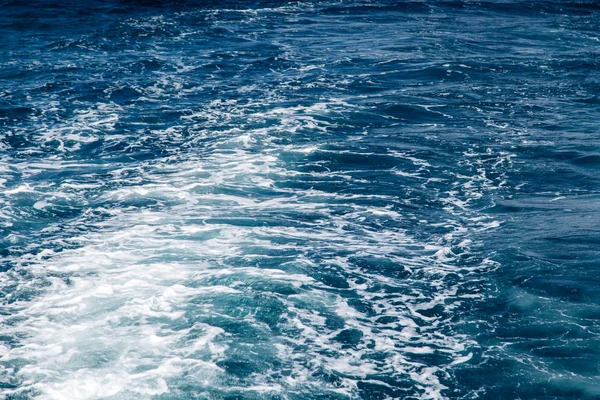 青い海の波と泡テクスチャ — ストック写真