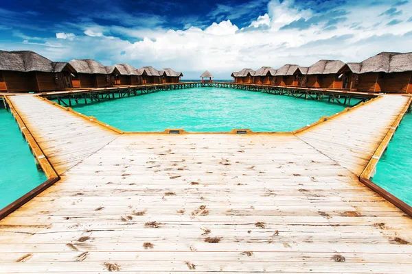 Water bungalows resort at islands. Indian Ocean, Maldives — Stock Photo, Image