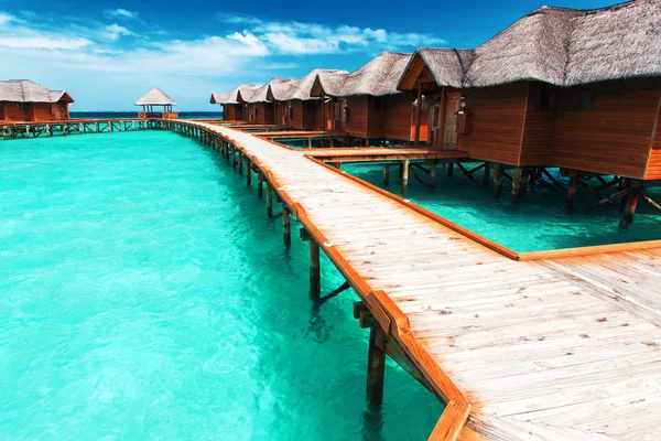 Water bungalows resort at islands. Indian Ocean, Maldives — Stock Photo, Image