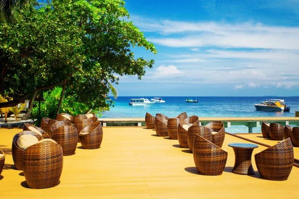 Wooden pier at tropical island resort — Stock Photo, Image