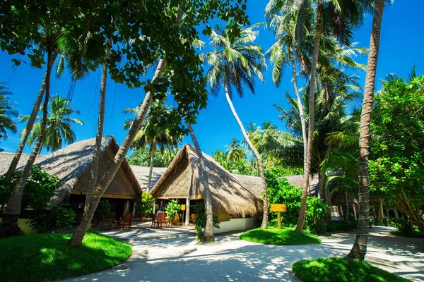 Hotel house w tropical island resort — Zdjęcie stockowe