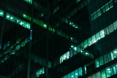 Geceleri gökdelenler