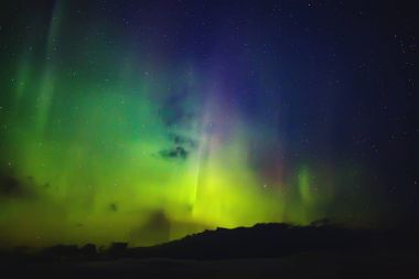 Kuzey ışıkları. Aurora borealis doğa manzara geceleri