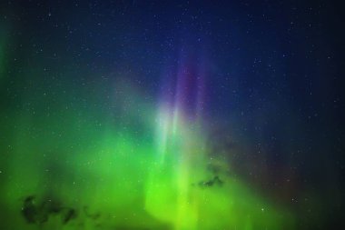Kuzey ışıkları. Aurora borealis doğa manzara geceleri