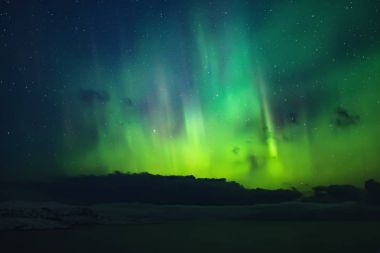 Kuzey ışıkları. Aurora borealis doğa manzara geceleri