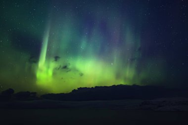 Kuzey ışıkları. Aurora borealis doğa manzara geceleri