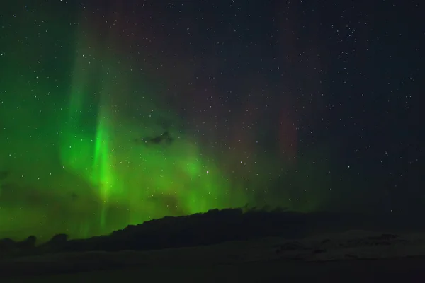 북부 조명입니다. 밤에 오로라 보 리 얼 리스 자연 풍경 — 스톡 사진