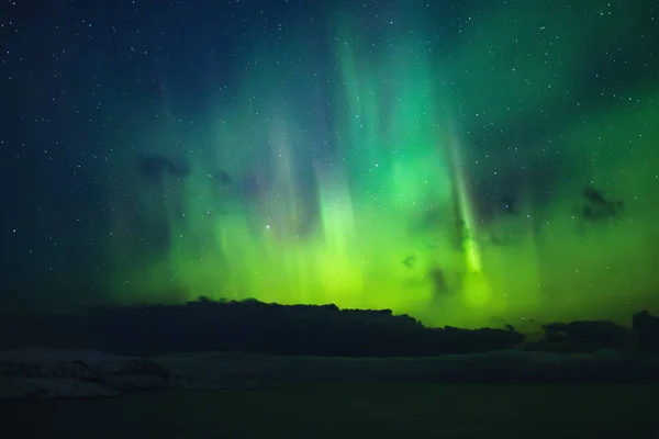 Nordlicht. Polarlichter borealis Naturlandschaft bei Nacht — Stockfoto