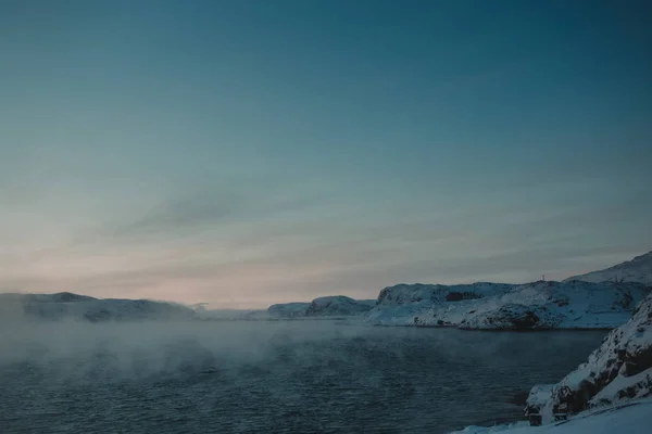 Winterküste der Barentssee. kola halbinsel, russland — Stockfoto