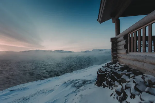 Costa de invierno del Mar de Barents. Península de Kola, Rusia — Foto de Stock