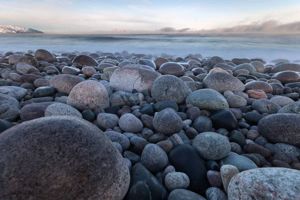 Barentsz-zee in de Noordelijke IJszee. Kola schiereiland, Rusland — Stockfoto