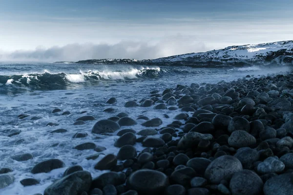 Баренцево море в Северном Ледовитом океане. Кольский полуостров, Россия — стоковое фото
