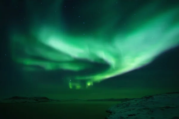 Luci del nord. Aurora borealis paesaggio naturale di notte — Foto Stock