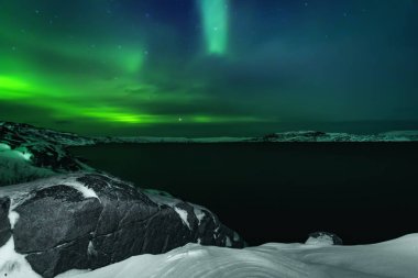Kuzey ışıkları. Aurora borealis doğa manzara geceleri