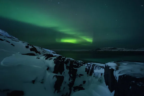 Polární záře. Aurora borealis přírodní krajina v noci — Stock fotografie