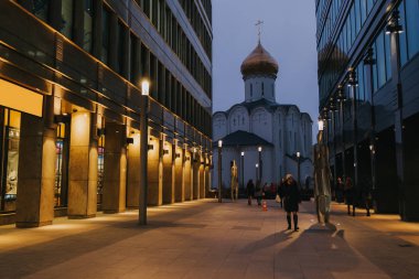 White Square Office Center ve St. Nicholas Kilisesi
