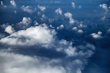 Beyaz bulutlar, görüntülemek yukarıdan 