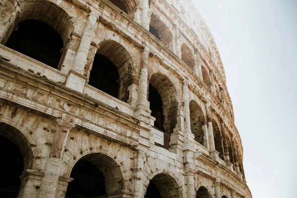 Veduta del Colosseo di Roma durante il giorno. Italia, Europa — Foto Stock