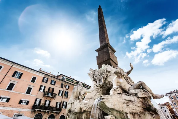 Kašna na náměstí piazza navona v Římě, Itálie. — Stock fotografie