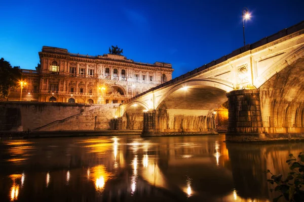 Corte Suprema di Cassazione por la noche. Roma, Italia —  Fotos de Stock