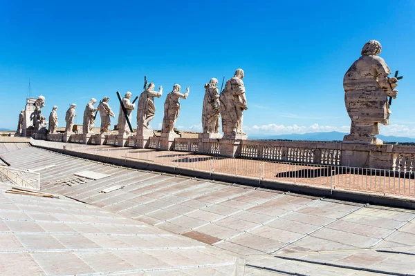Estatuas en la Basílica de San Pedro — Foto de Stock