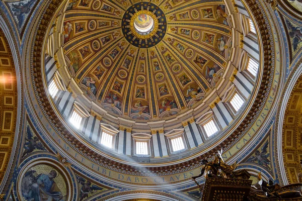 Interior da Basílica de San Pietro (Basílica de São Pedro ) — Fotografia de Stock