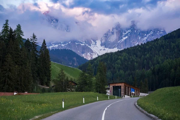 Dolomites Alpes italiennes — Photo