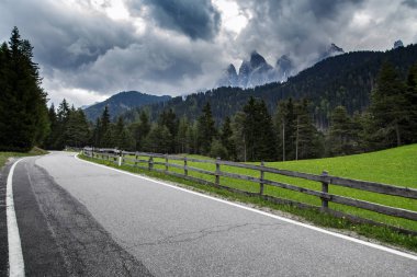 Dolomites İtalyan Alpleri