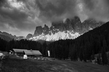 Dolomites İtalyan Alpleri