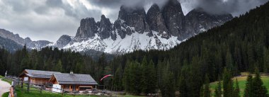Dolomites İtalyan Alpleri