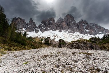 Dolomites İtalyan Alpleri