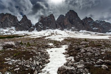 Dolomites İtalyan Alpleri