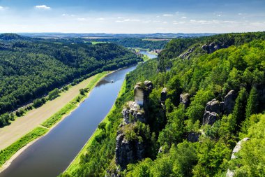 Sakson İsviçre Ulusal Park'ta Elbe Nehri