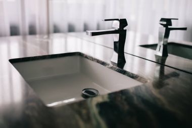 Modern musluk musluk ve lavabo