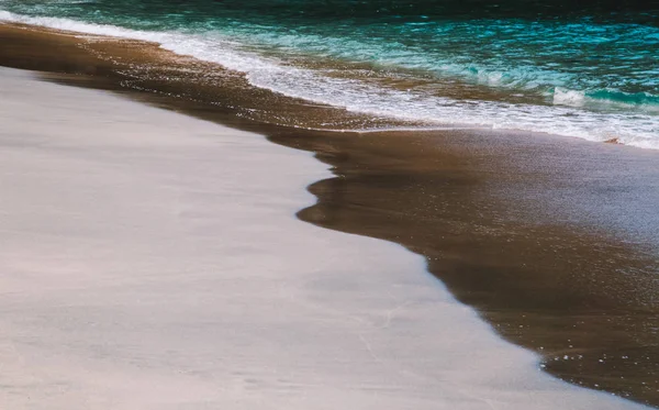 ヌサ ・ ペニダ島のクリスタル ベイ ビーチ。インドネシア — ストック写真