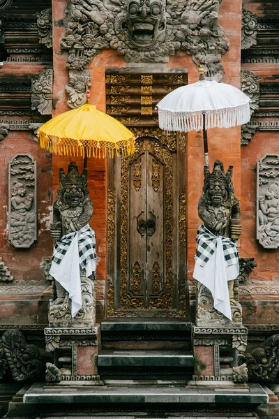 プラ ティルタエンプル。インドネシア ・ バリ島の寺院 — ストック写真