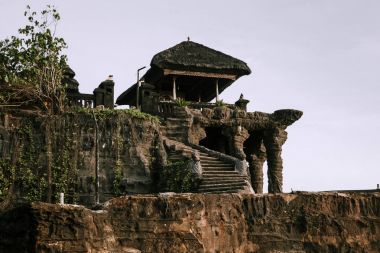 Endonezya, Bali 'deki Tanah Lot Tapınağı.