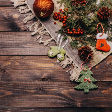 Noel tatili yatıyordu görünümün arka planına düz. Xmas vintage ahşap masa üstünde