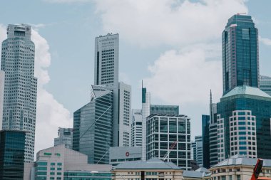 Singapur şehir manzarası manzaraya gündüz. İş şehir merkezi ve Chinatown bölgesi. Kentsel gökdelenler cityscape