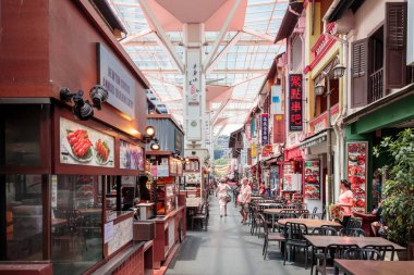 Singapore City Chinatown bölgesinde Smith St. Sokak gıda mahkemeler ve restoranlar