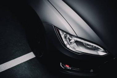 Modern araba gri renk mat vinil sarılmış