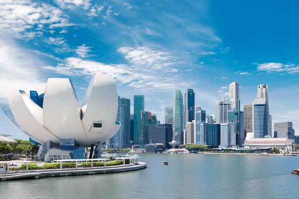 Singapore stad landschap op dag blauwe hemel. — Stockfoto