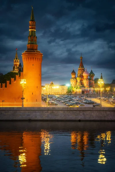 Moskova Şehri Rusya Kremlin Kızıl Meydan Alacakaranlıkta — Stok fotoğraf