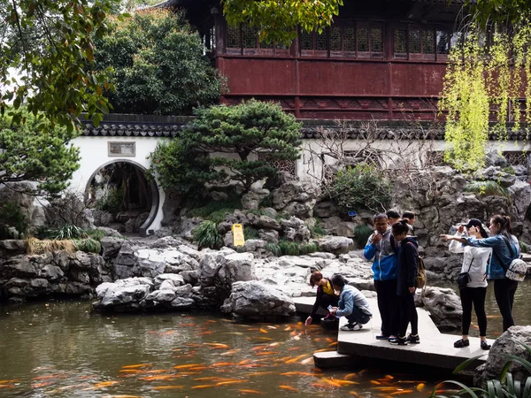 Klasik Çin bahçede ilkbahar